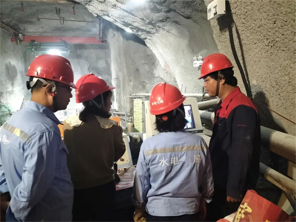 直擊安裝現場｜泰斯特精工精匠，筑起水電系統生產安全堡壘！